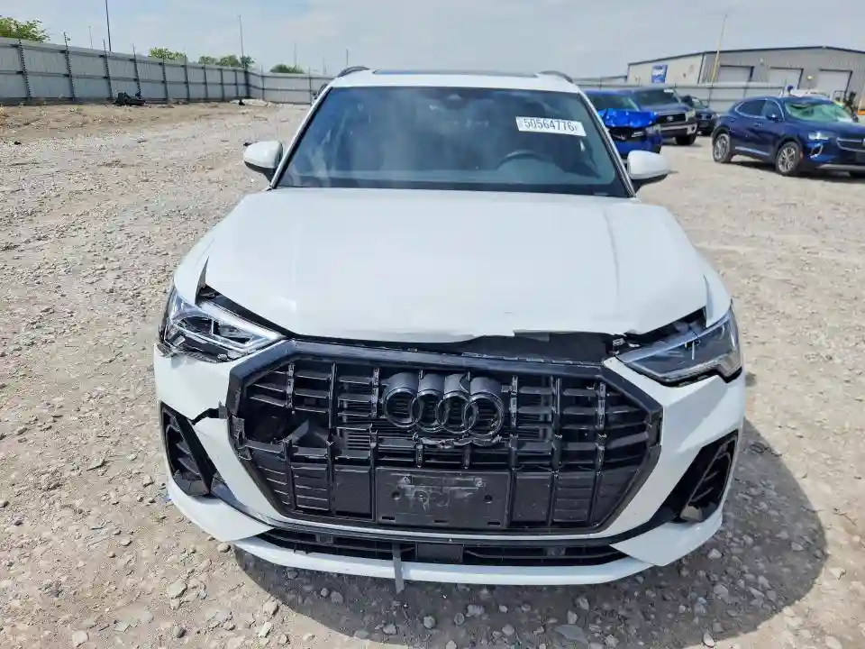 WA1EECF36P1020035 2023 AUDI Q3-4