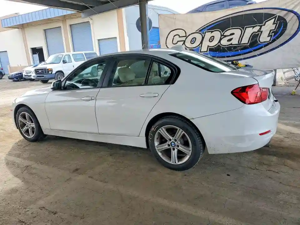 WBA3B1C57FK136110 2015 BMW 3 SERIES-1