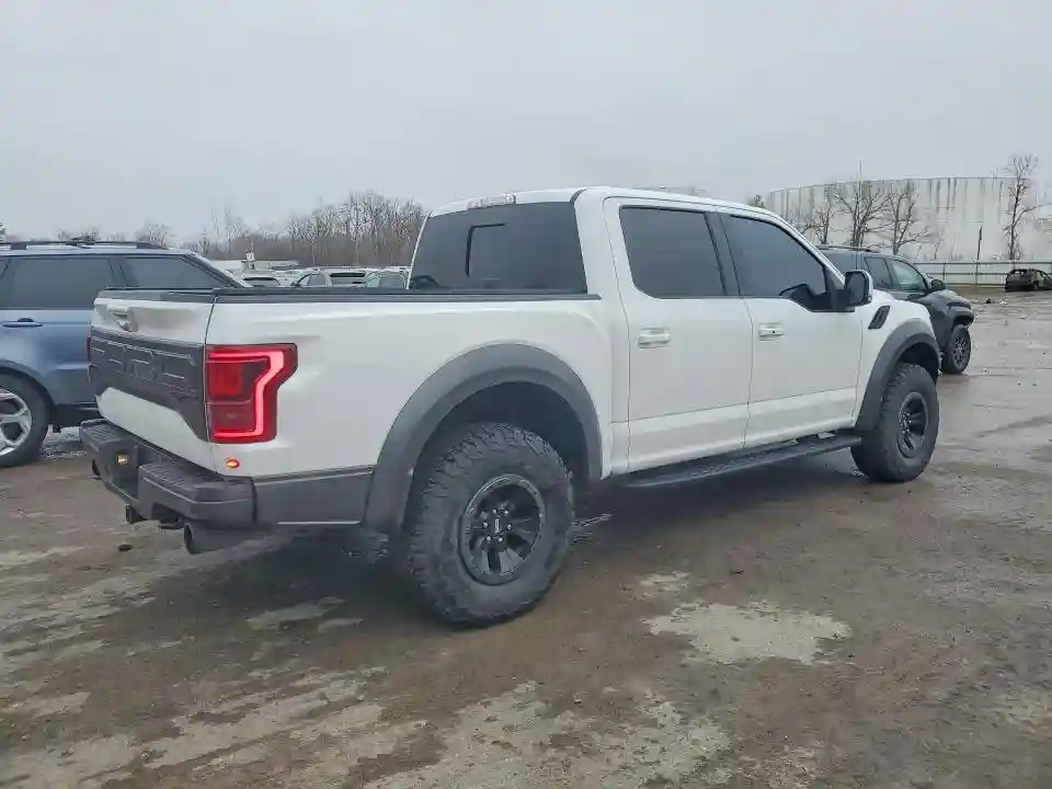 1FTFW1RG9JFB23051 2018 FORD F150-2