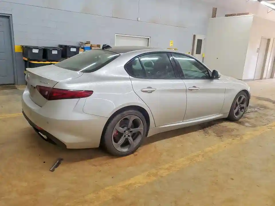ZARFAEBN6H7551961 2017 ALFA ROMEO GIULIA-2