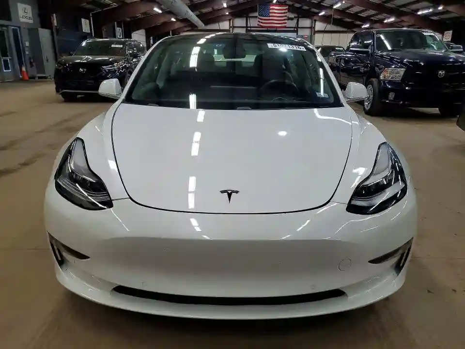 5YJ3E1EAXKF417507 2019 TESLA MODEL 3-4