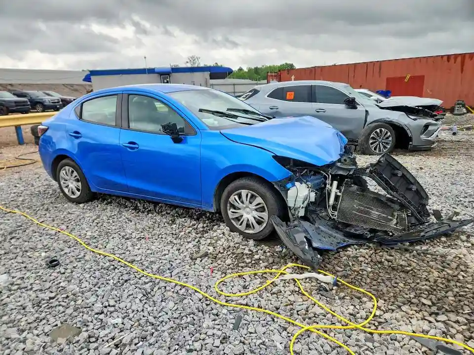 3MYDLBYV9KY523953 2019 TOYOTA YARIS-3