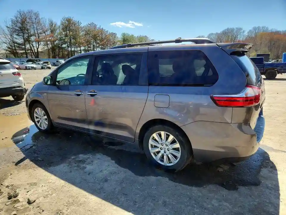 5TDDZ3DC0HS149952 2017 TOYOTA SIENNA-1