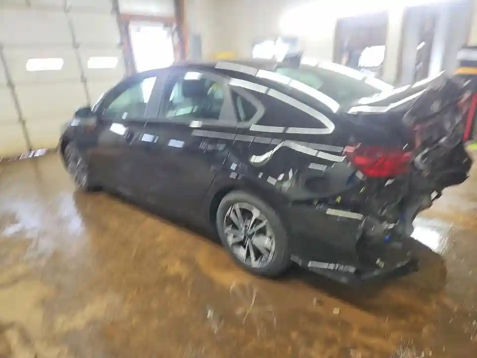 3KPF24AD7NE503715 2022 KIA FORTE-1