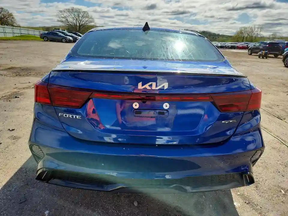 3KPF54AD8RE832307 2024 KIA FORTE-5