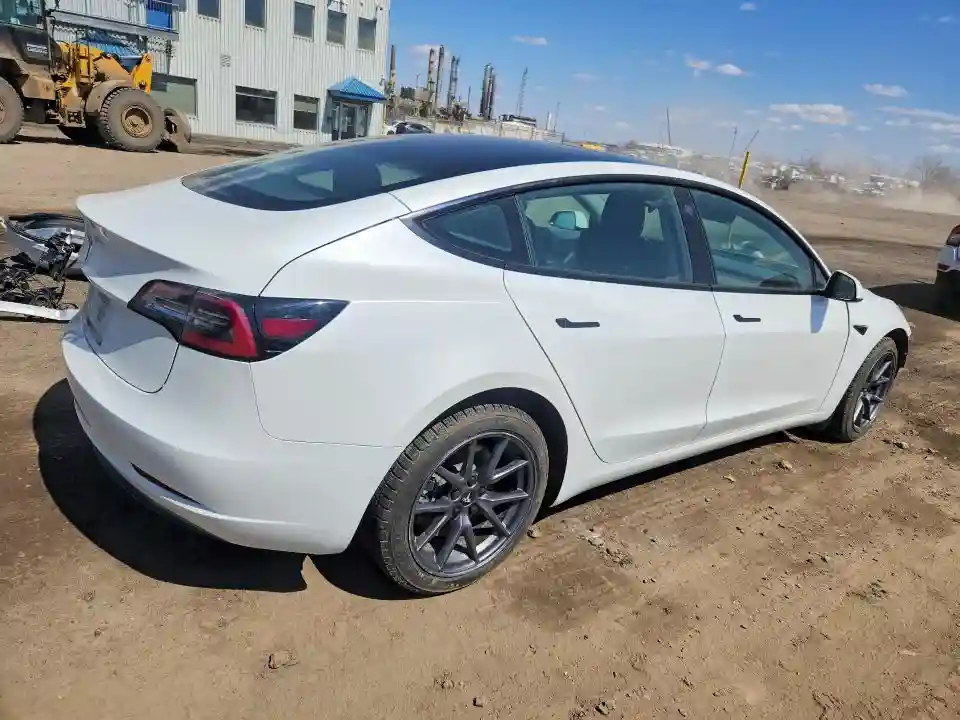 5YJ3E1EA9MF852621 2021 TESLA MODEL 3-2
