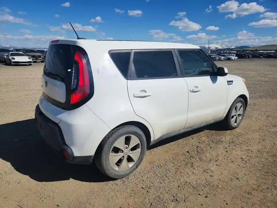 KNDJN2A23G7377778 2016 KIA SOUL-2