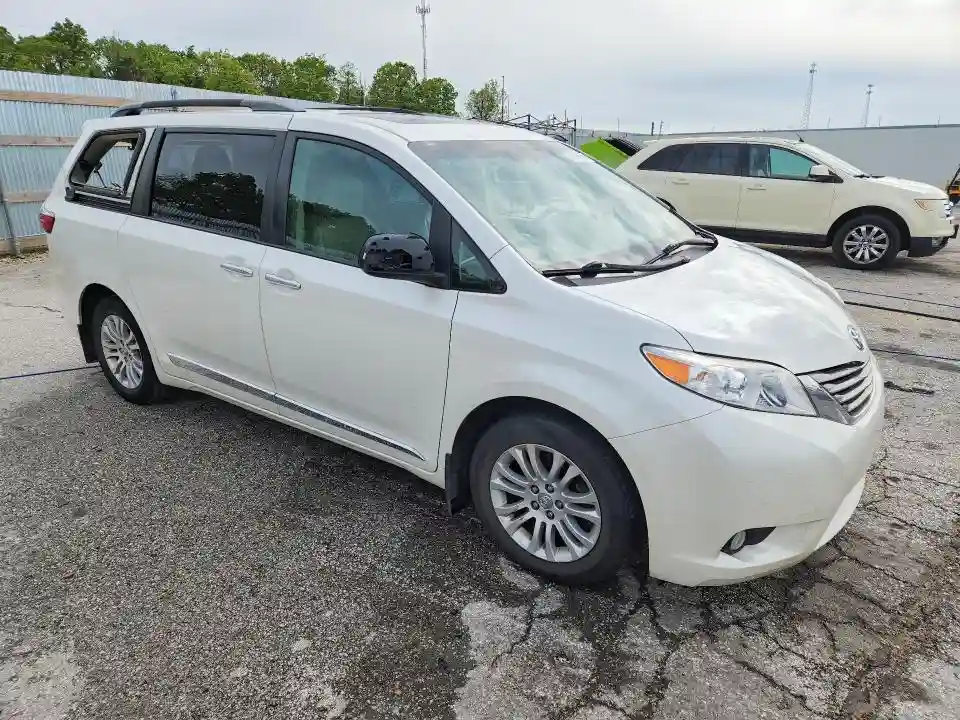 5TDYZ3DC3HS821214 2017 TOYOTA SIENNA-3