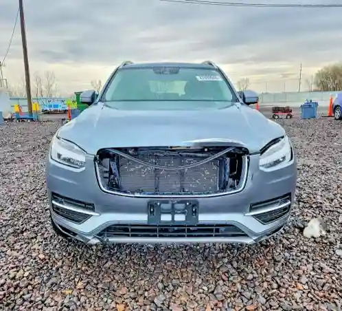 YV4102PKXJ1357475 2018 VOLVO XC90-4