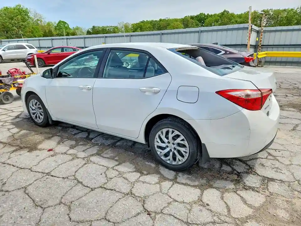 5YFBURHEXHP607610 2017 TOYOTA COROLLA-1