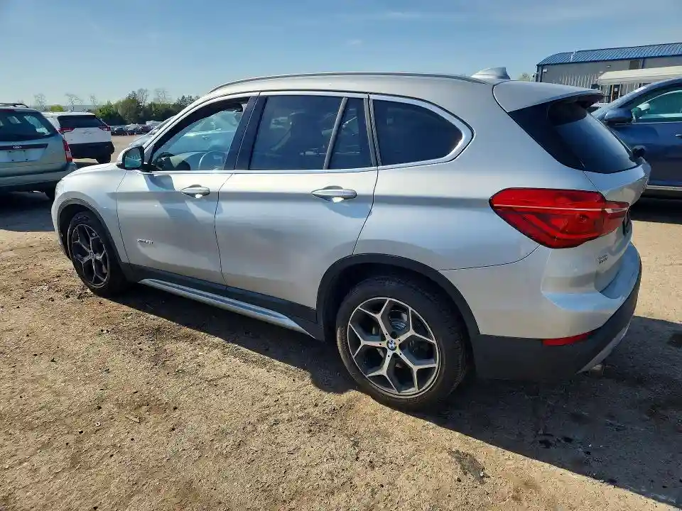 WBXHT3C31H5F72040 2017 BMW X1-1