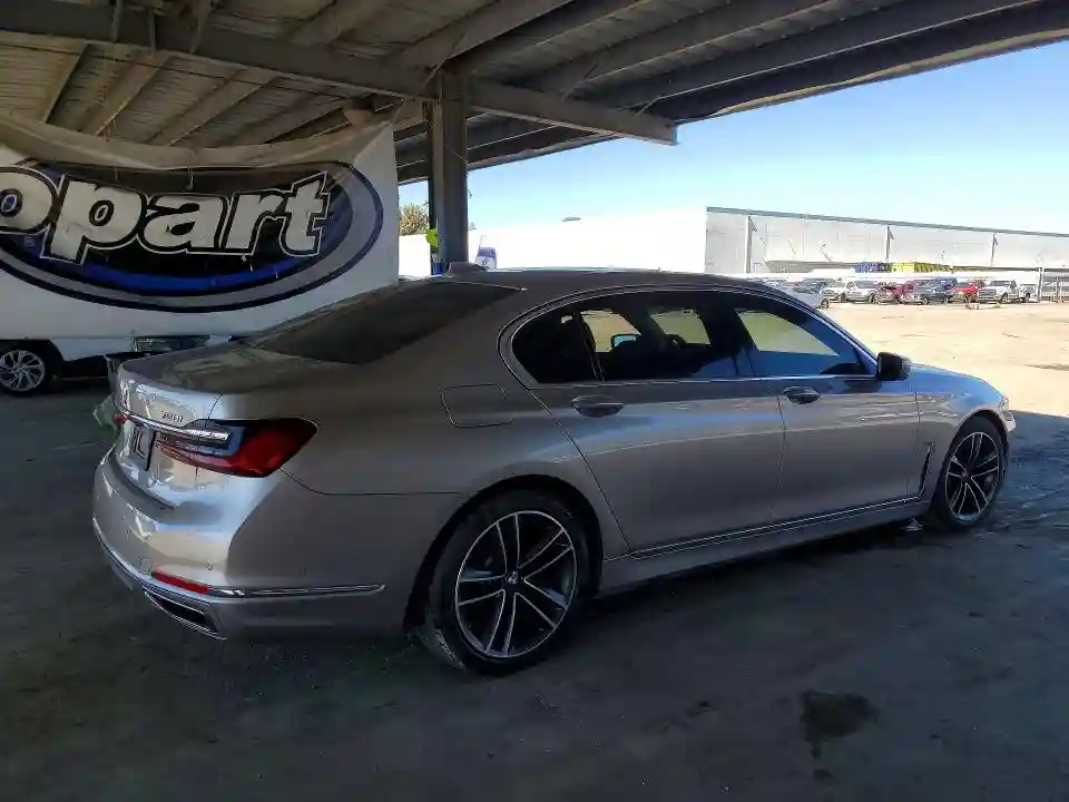 WBA7U2C05LGM27385 2020 BMW 7 SERIES-2