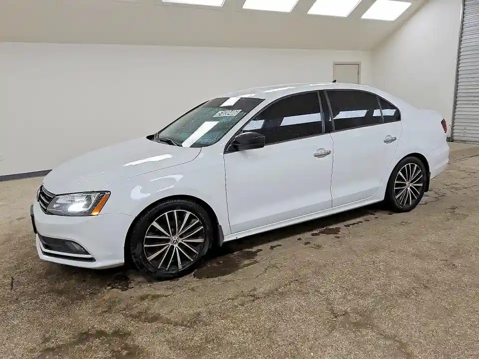 3VWD17AJ7GM273973 2016 VOLKSWAGEN JETTA-0