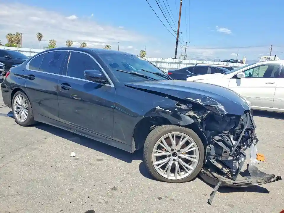 3MW69FF00R8E02384 2024 BMW 3 SERIES-3