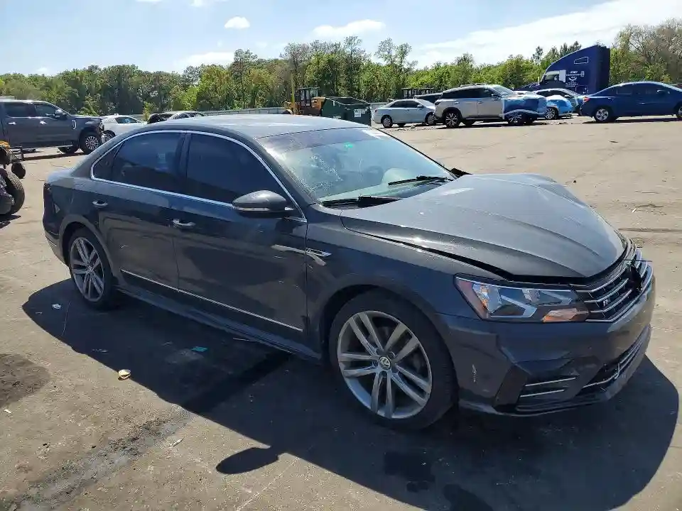 1VWDT7A31HC062640 2017 VOLKSWAGEN PASSAT-3