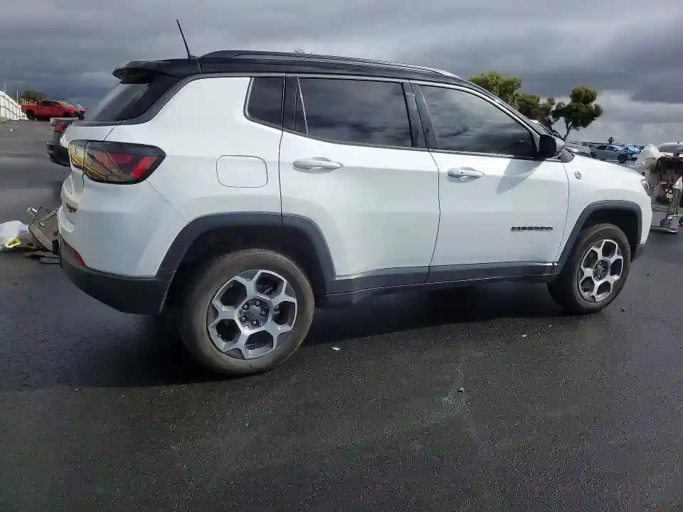 3C4NJDDB4NT170670 2022 JEEP COMPASS-2