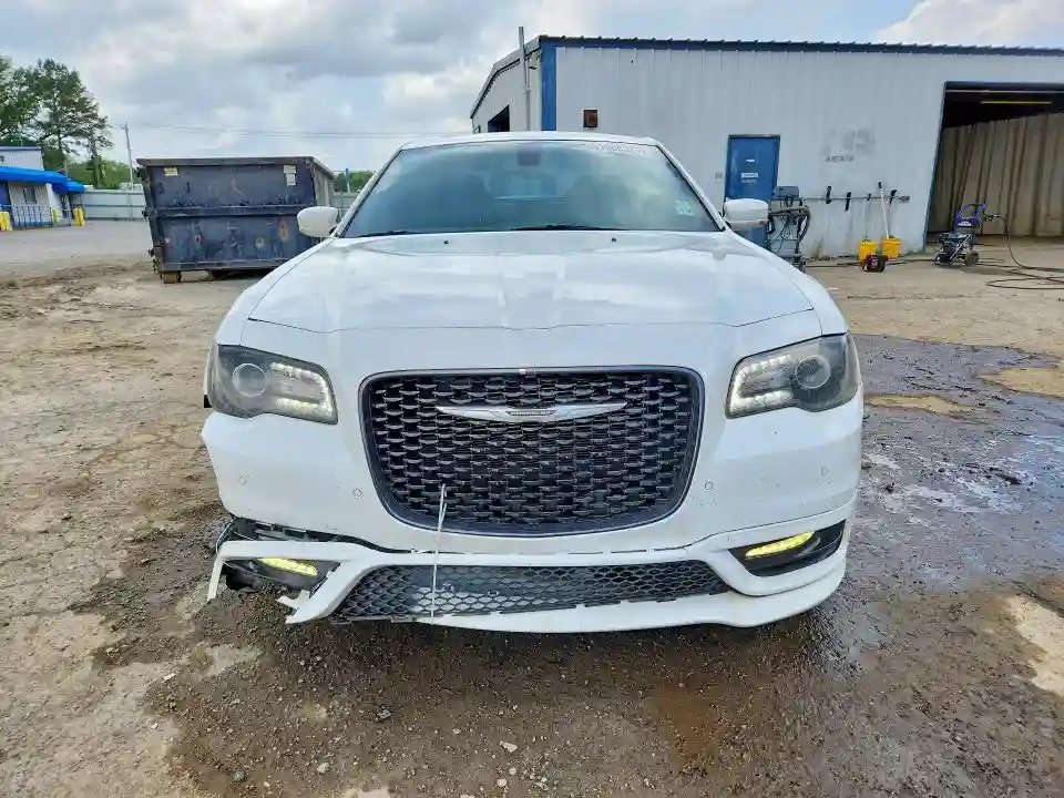 2C3CCABG3JH240035 2018 CHRYSLER 300-4