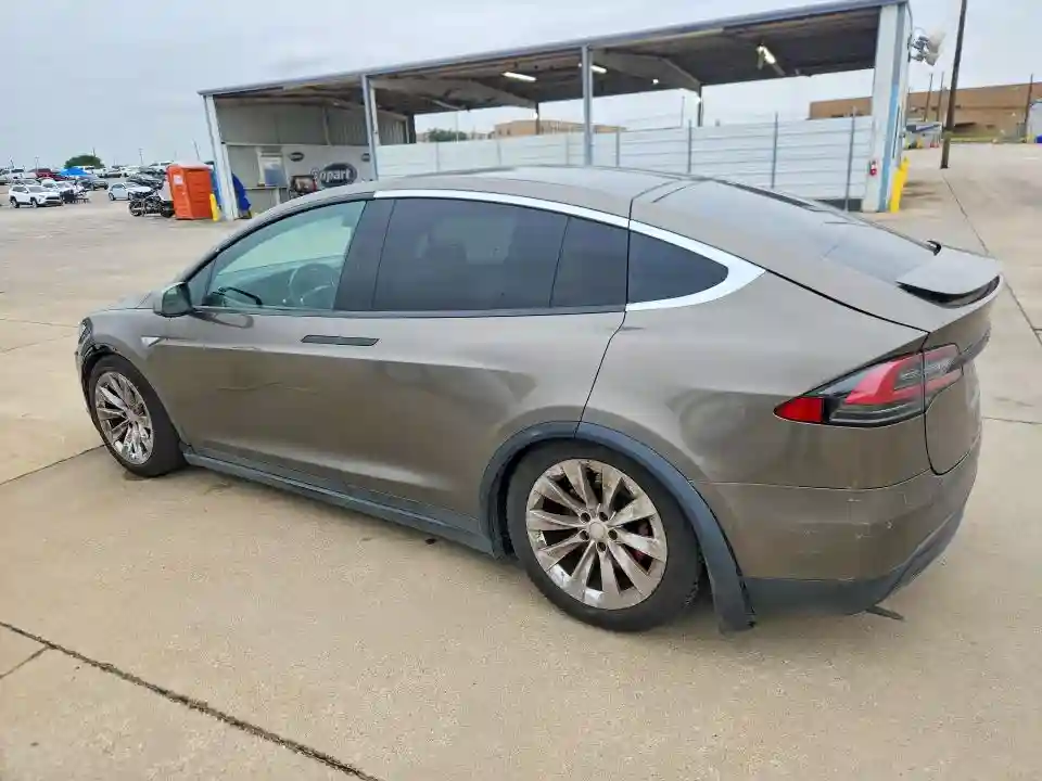 5YJXCAE47GFS00618 2016 TESLA MODEL X-1