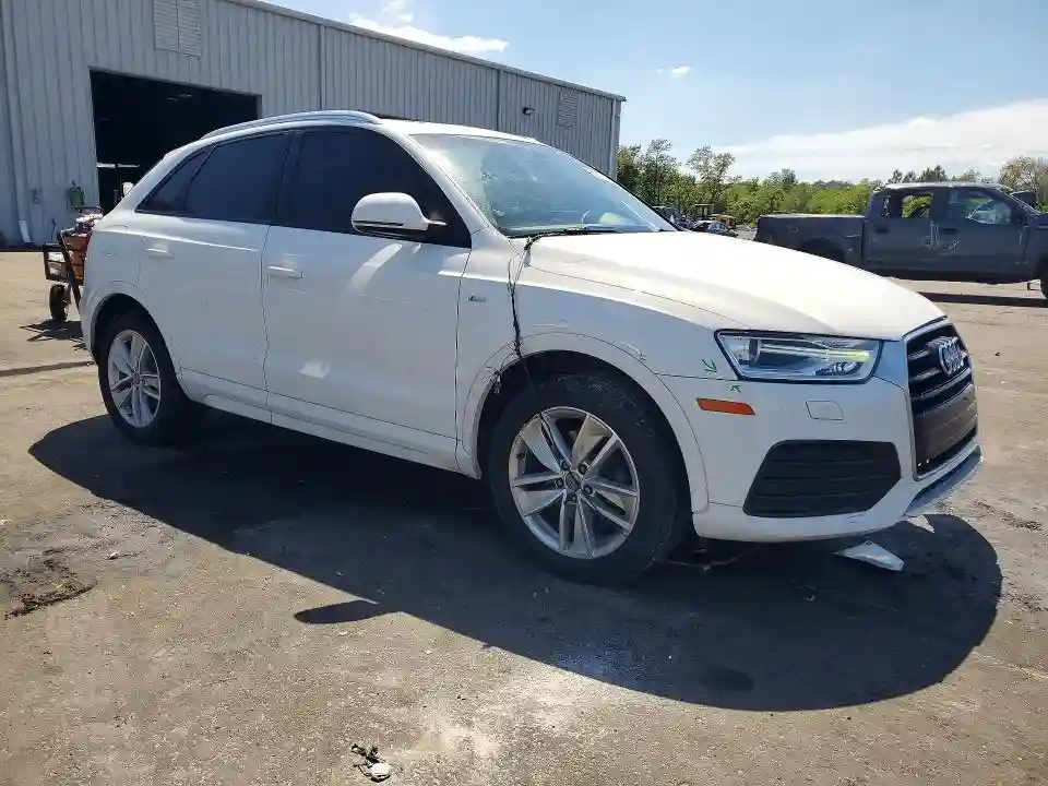 WA1BCCFS6JR030041 2018 AUDI Q3-3