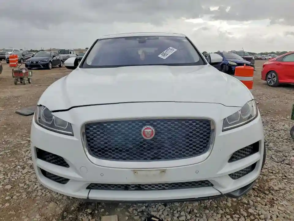 SADCJ2FXXLA630766 2020 JAGUAR F-PACE-4