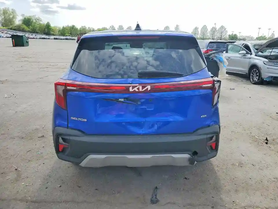 KNDEPCAA4R7475794 2024 KIA SELTOS-5