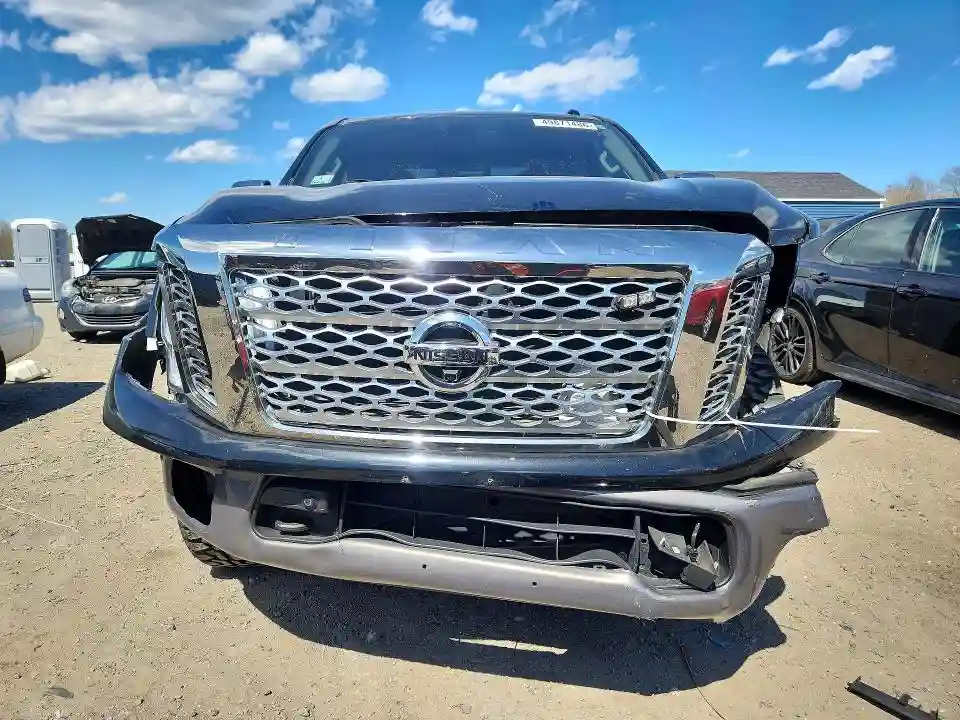 1N6AA1E56JN512228 2018 NISSAN TITAN-4