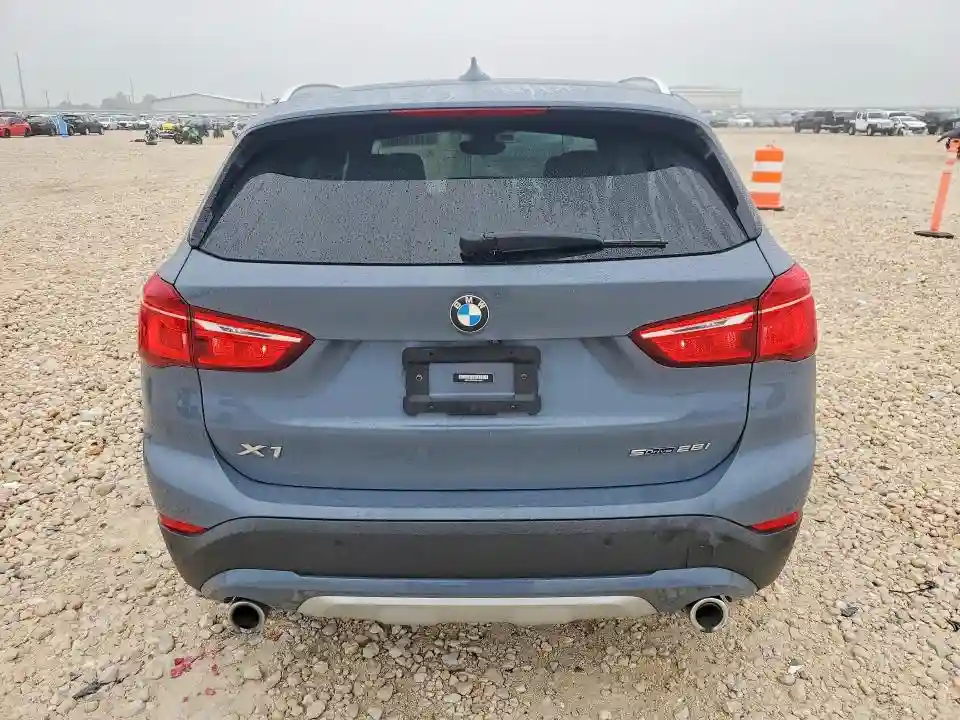 WBXJG7C00M5U33656 2021 BMW X1-5