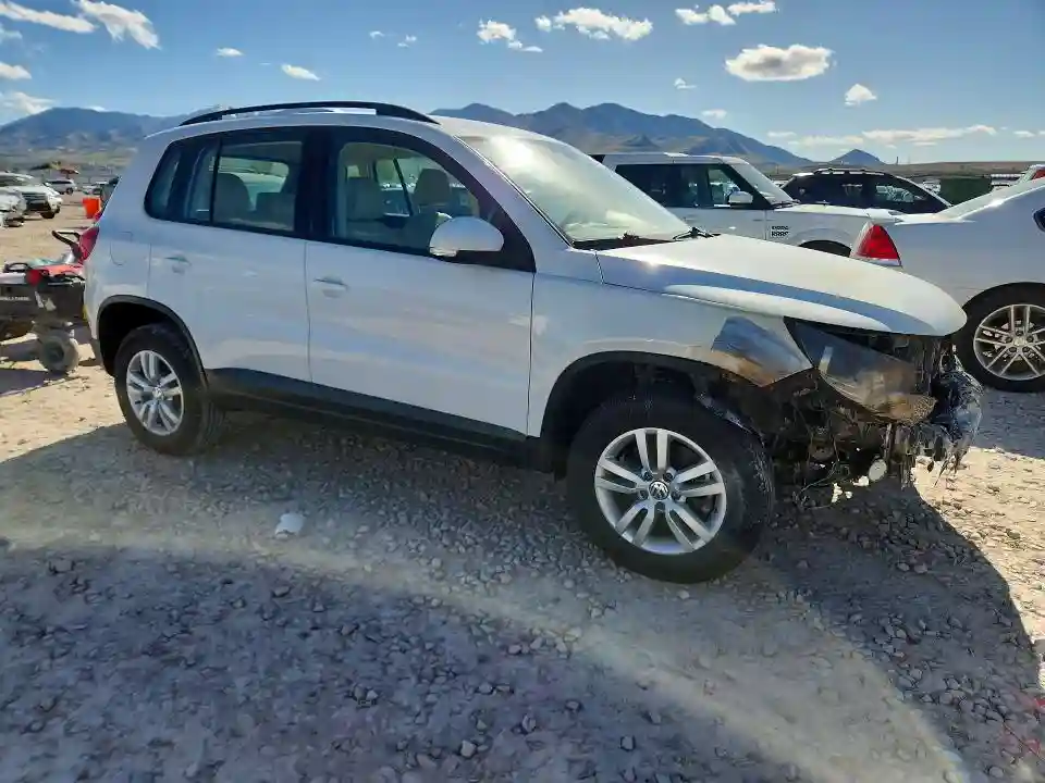 WVGBV7AX6GW593915 2016 VOLKSWAGEN TIGUAN-3