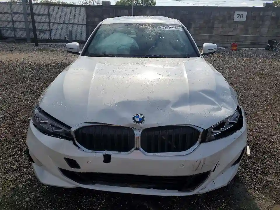 3MW69CW03S8F32907 2025 BMW 3 SERIES-4