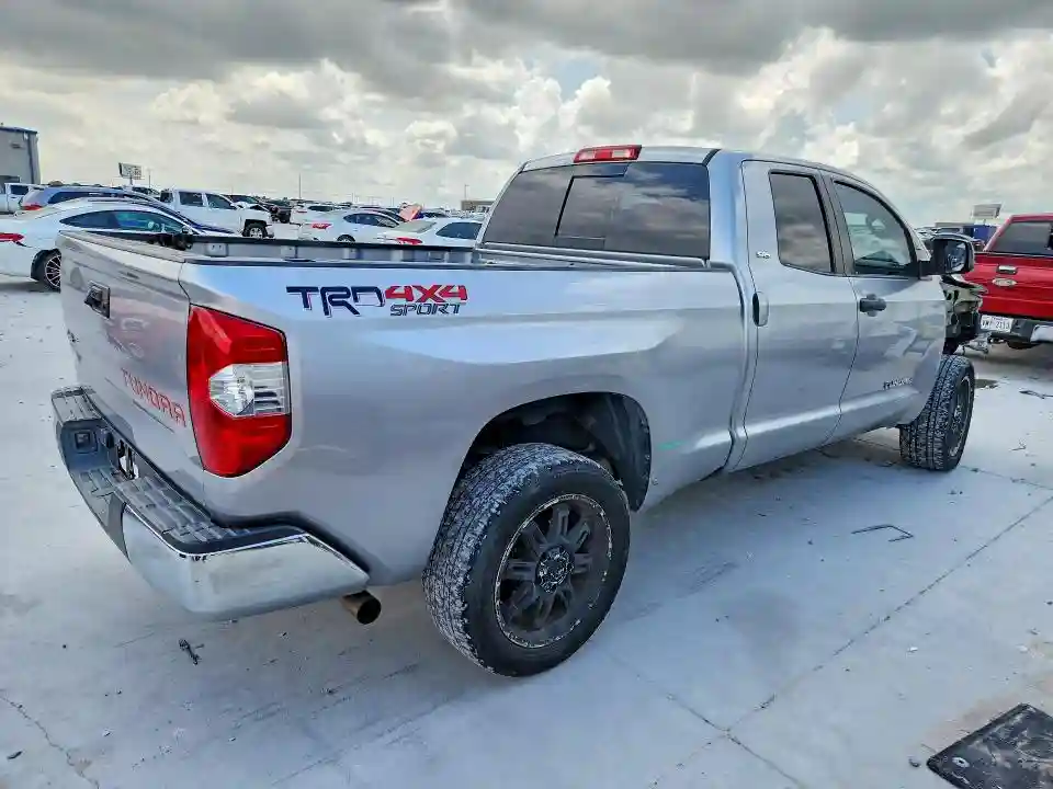 5TFUM5F18JX075301 2018 TOYOTA TUNDRA-2