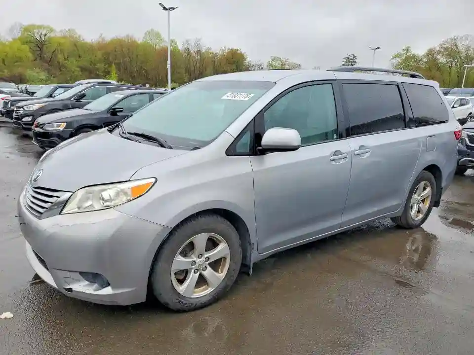 5TDKZ3DC6HS782155 2017 TOYOTA SIENNA-0