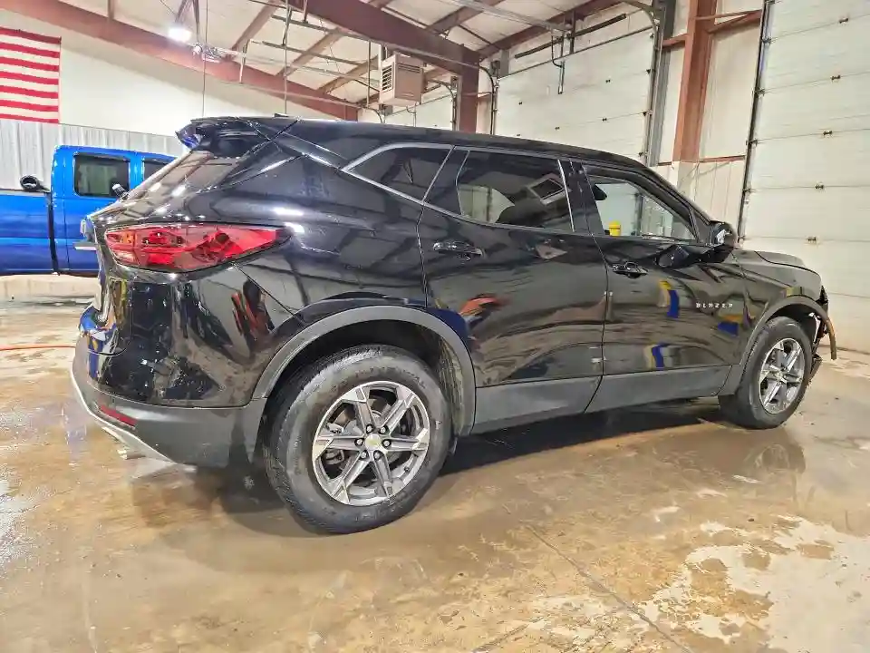 3GNKBHR41PS102439 2023 CHEVROLET BLAZER-2
