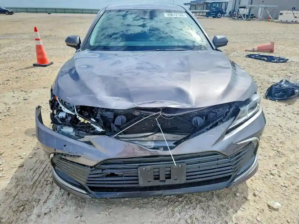 4T1C11AK1MU445860 2021 TOYOTA CAMRY-4