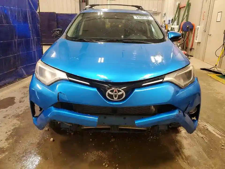 JTMRFREV0GJ085196 2016 TOYOTA RAV4-4