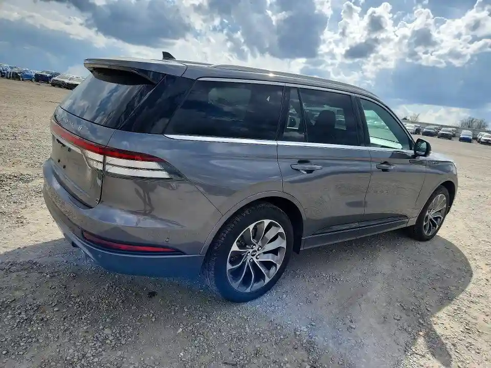 5LMYJ8XY8NNL01418 2022 LINCOLN AVIATOR-2