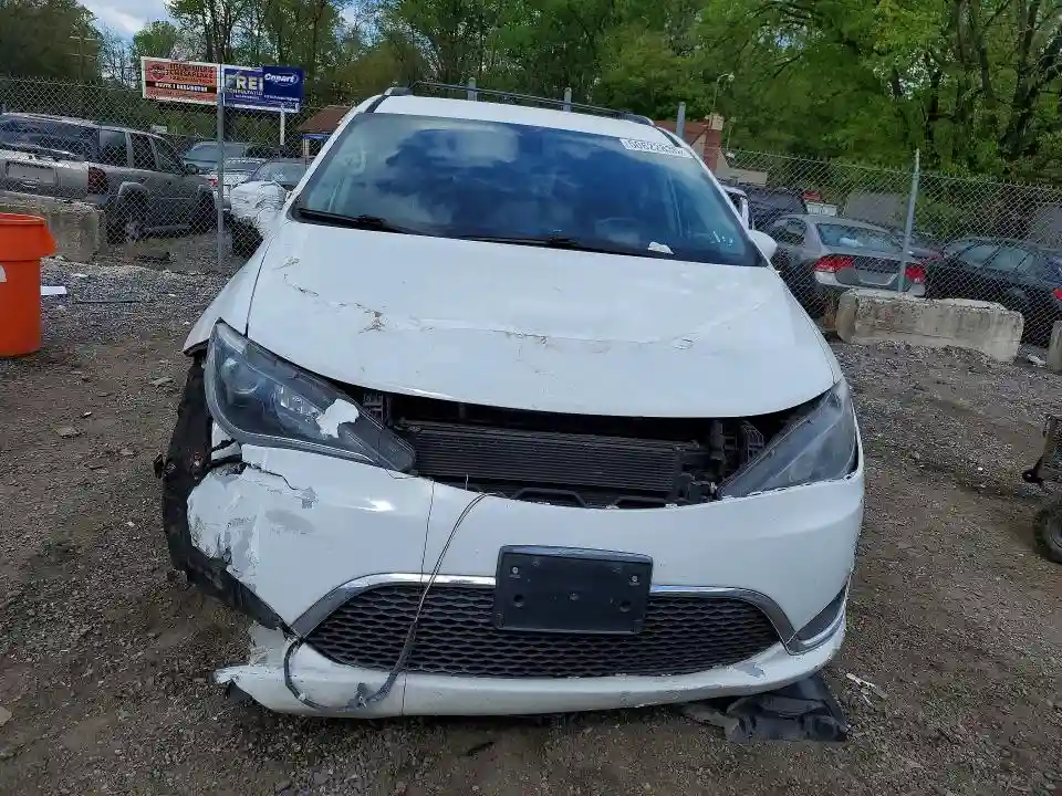 2C4RC1BG8KR539943 2019 CHRYSLER PACIFICA-4