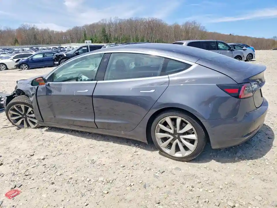 5YJ3E1EB7JF185746 2018 TESLA MODEL 3-1