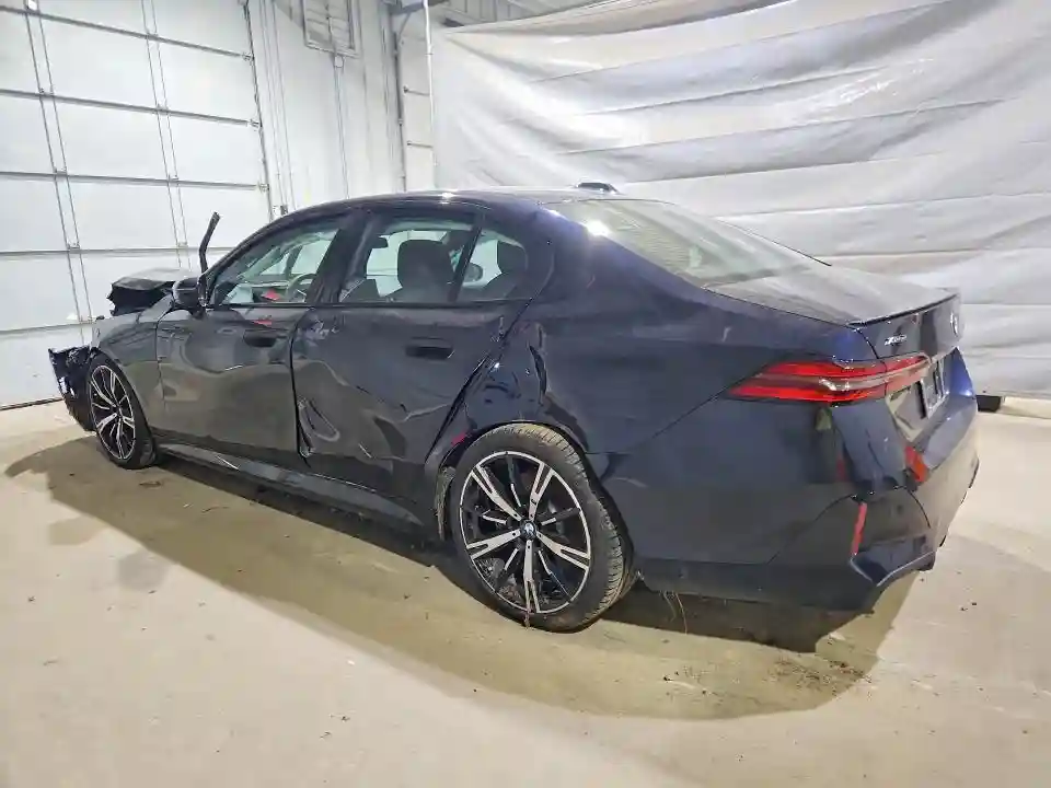 WBA63FJ06RCR89739 2024 BMW 5 SERIES-1