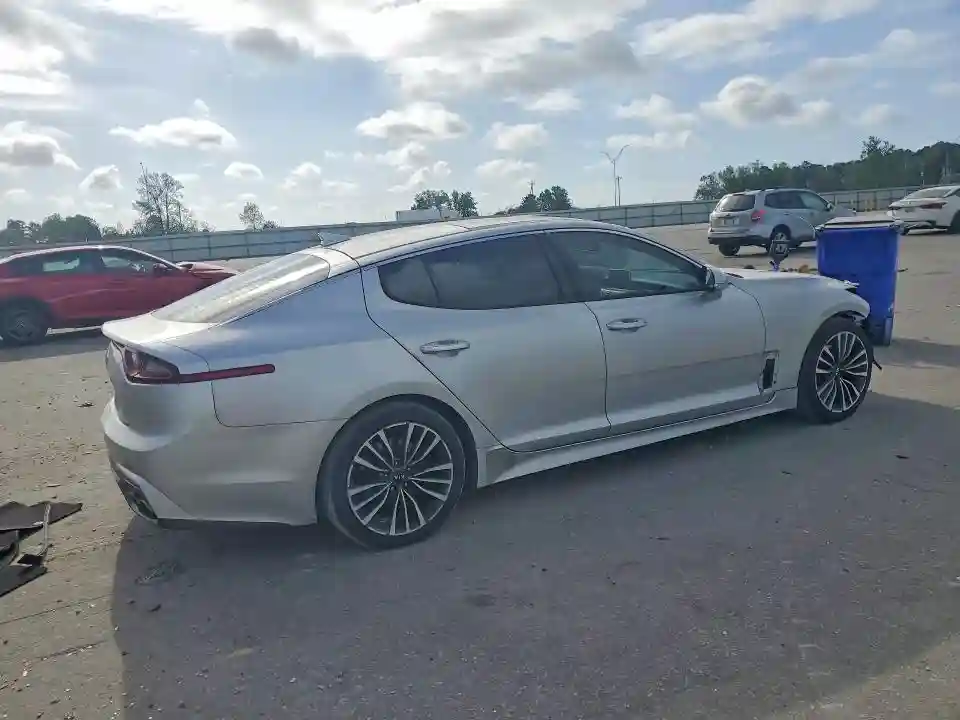KNAE25LA0J6015319 2018 KIA STINGER-2