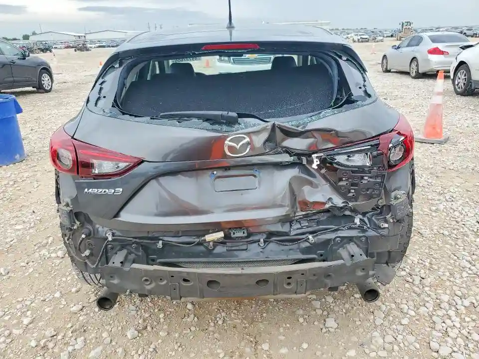 3MZBN1L38JM270031 2018 MAZDA 3-5