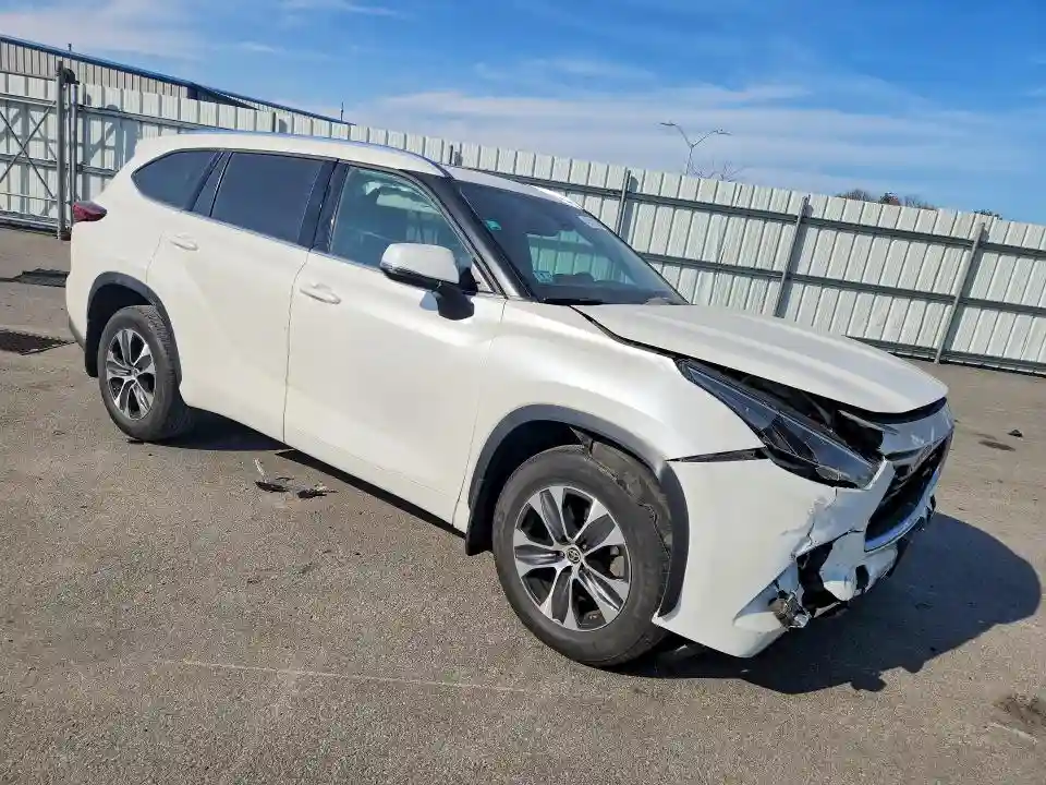 5TDGZRBH6MS130251 2021 TOYOTA HIGHLANDER-3