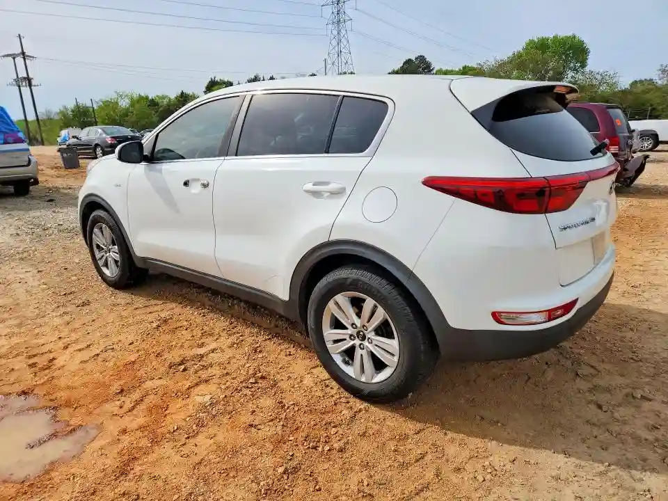 KNDPMCAC8J7426671 2018 KIA SPORTAGE-1