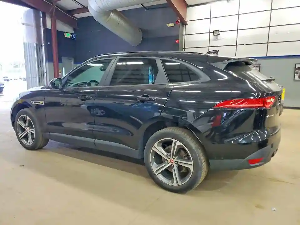 SADCJ2BVXHA880147 2017 JAGUAR F-PACE-1