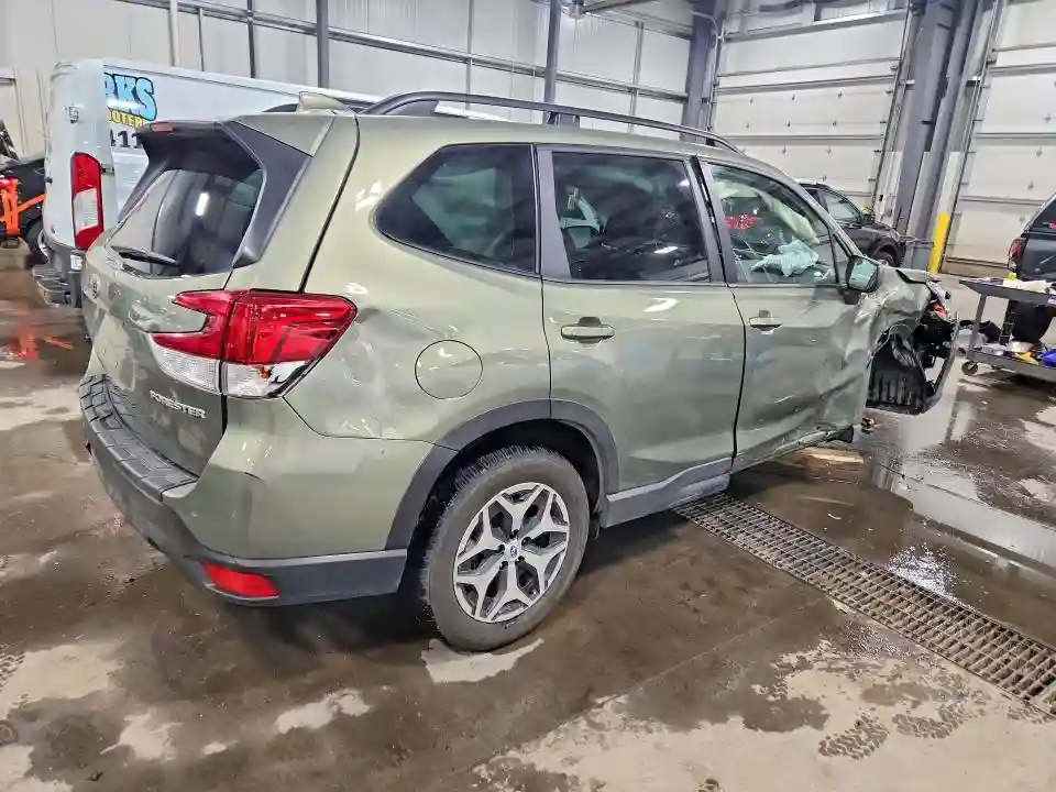 JF2SKAJC3LH457989 2020 SUBARU FORESTER-2