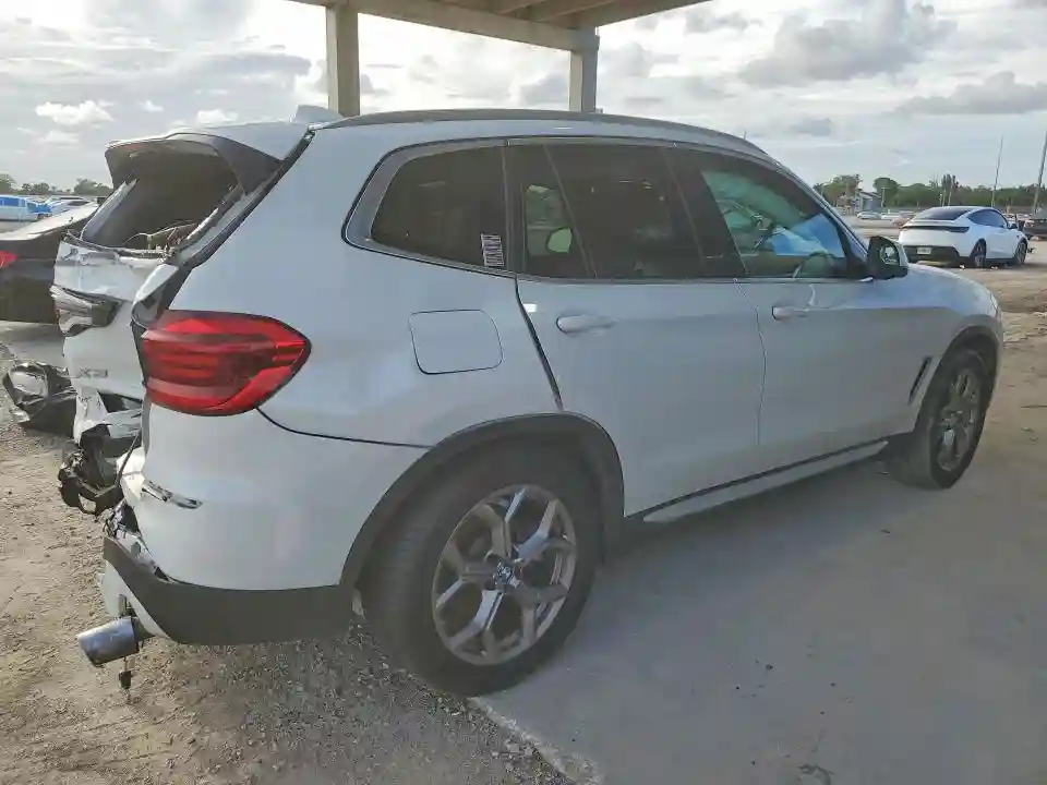 5UXTY3C00M9E86766 2021 BMW X3-2