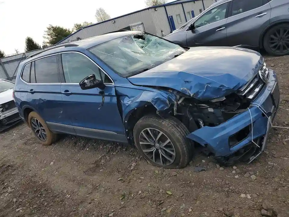3VV2B7AX6JM209718 2018 VOLKSWAGEN TIGUAN-3