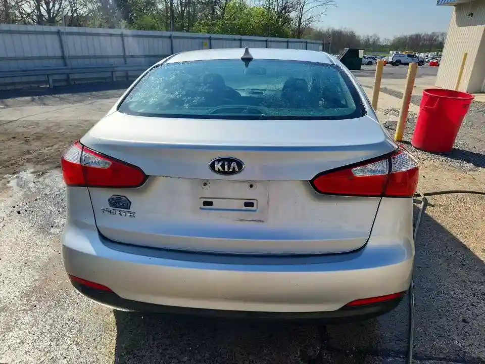 KNAFK4A61G5527439 2016 KIA FORTE-5