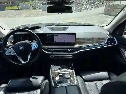 5UX23EM04S9Y27987 2025 BMW X7-5