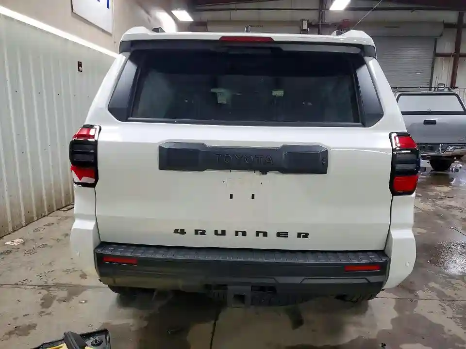 JTEVA5BR4S5048498 2025 TOYOTA 4RUNNER-5
