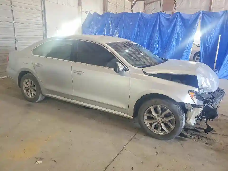 1VWAT7A39GC020363 2016 VOLKSWAGEN PASSAT-3